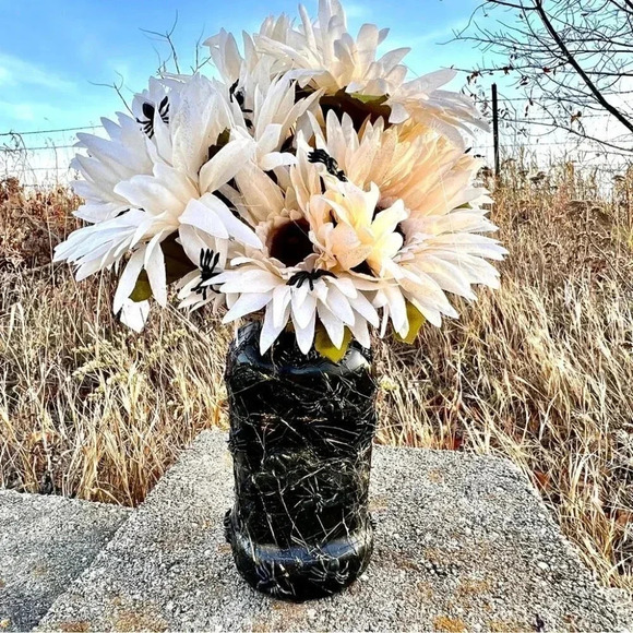 NEW SPIDER FAUX FLORAL ARRANGEMENT - Spooky Potion bottle arrangement - Picture 12 of 17